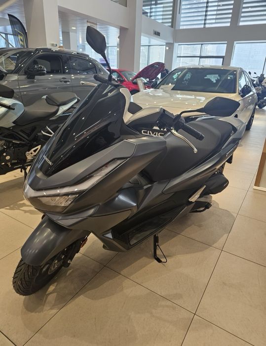 Scuter Honda Pcx 125 DX Nou 2026