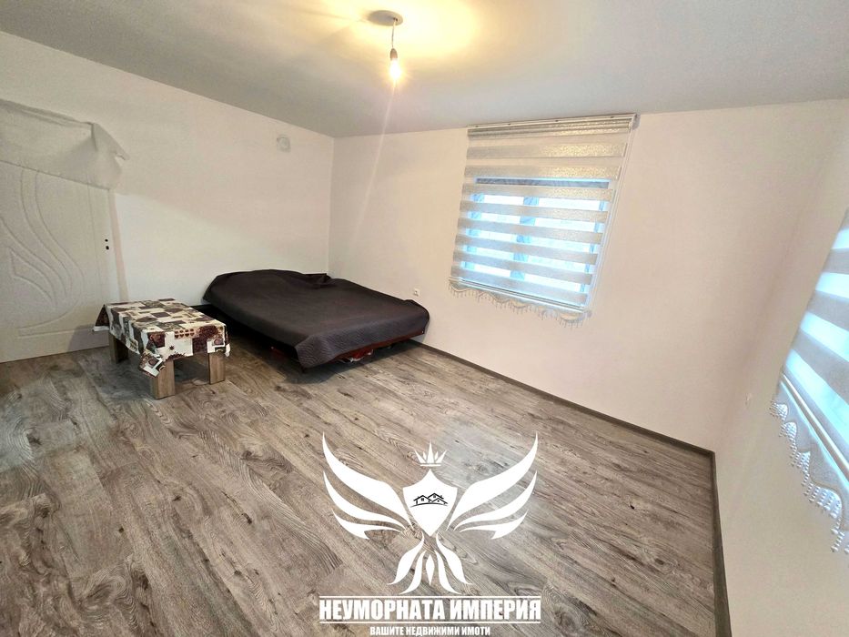 Двуетажна вила/къща 102РЗП с 882кв. двор село Долнослав, обл.Пловдив