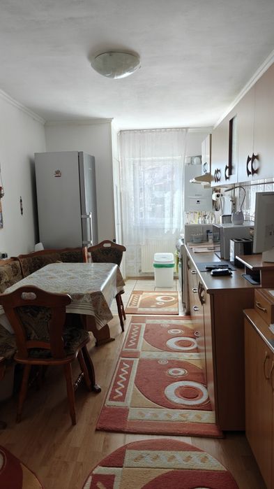 Vând apartament 2 camere, 54 m², etaj 4/4