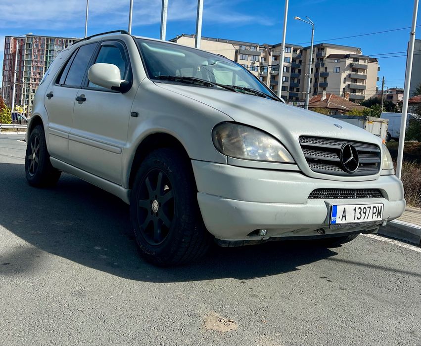 Продавам Mercedes-Benz Ml270