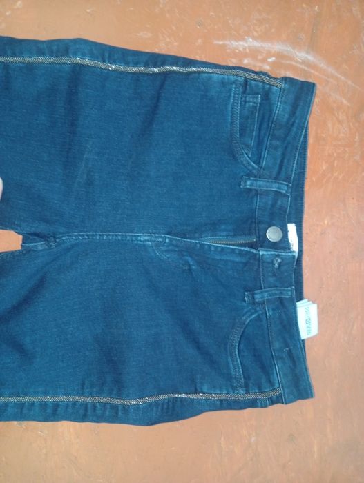 Продам фирменные джинсы