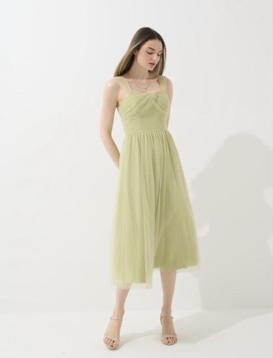 Официална зелена рокля с тюл