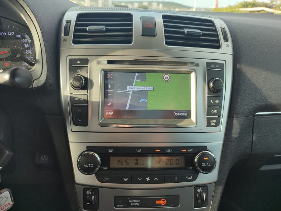 Toyota Avensis 2.0 d navi