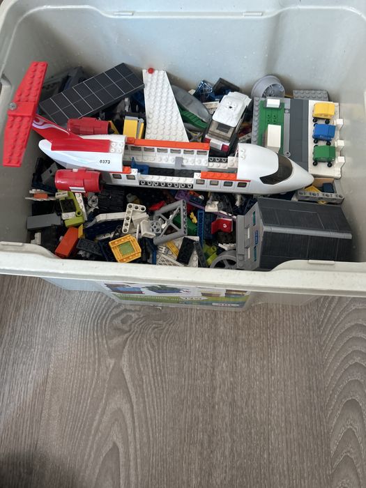 Контейнер с лего