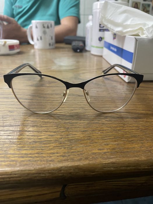 Vând rama ochelari Tommy Hilfiger