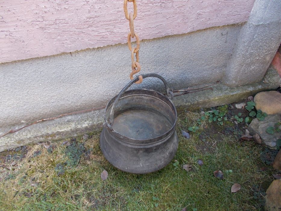 Стари предмети за огнище - верига , държач , котел