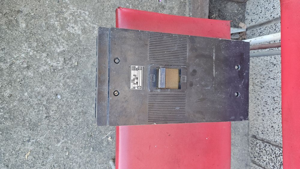 2бр. Шалтери 50А-100лв. 250А-300лв.