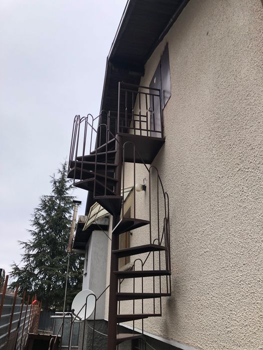 Вита стълба метална