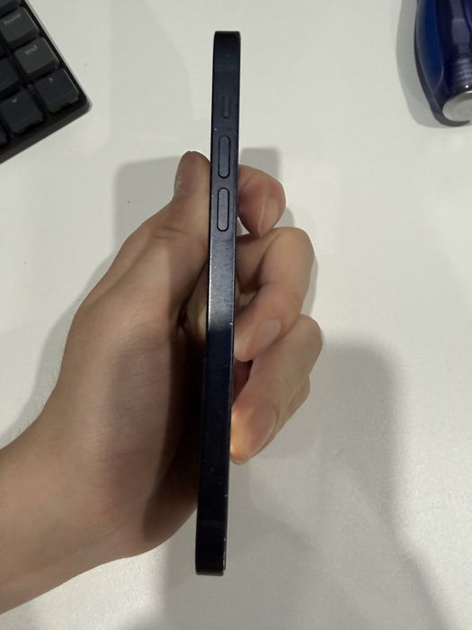 iPhone 12 128 ГБ черно-синий