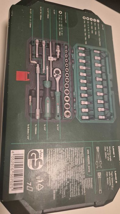 НОВ Парктайд тресчотен комплект 46 части в куфар