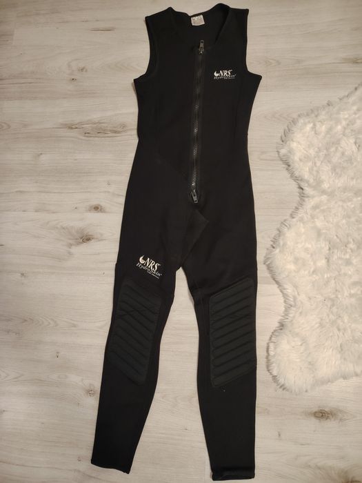 Неопренов костюм С и М размер