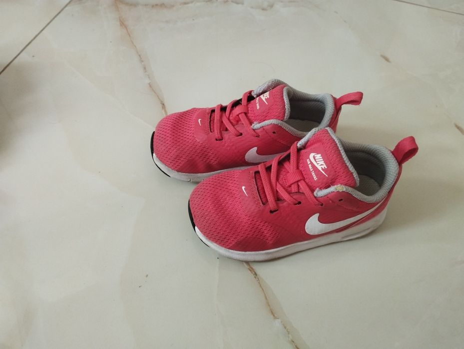 Обувки,маратонки,кецове и пантофи