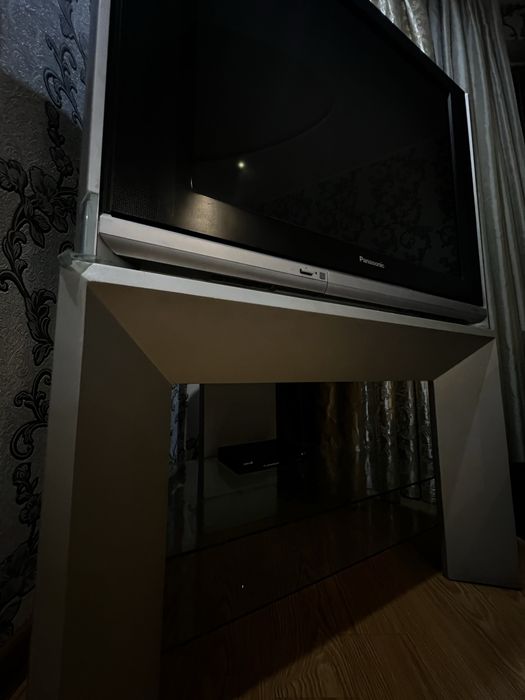 Телевизор Panasonic 100 Hz с комплектом