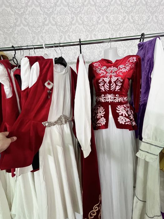 Казакша киымдер жалга бериледы