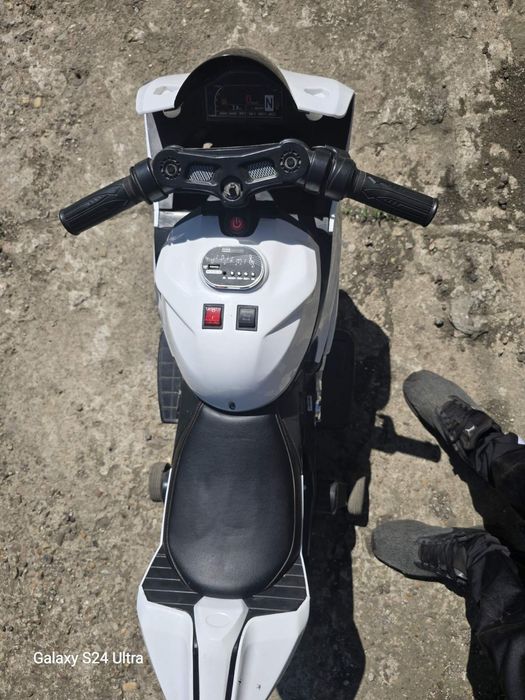 Акумулаторен мотор