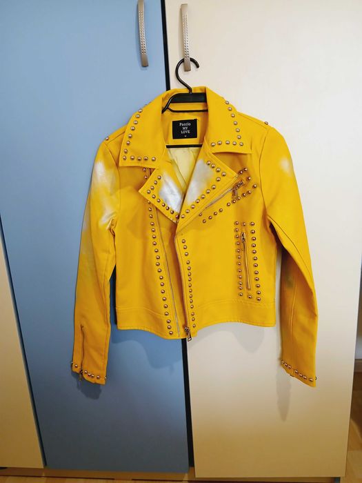 Жълто кожено яке