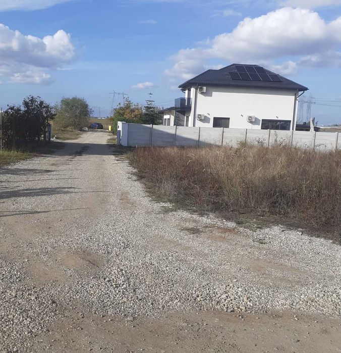 Domnesti- str. Simfoniei, intravilan - construibil,  775mp cu dubla deschidere la 2 strazi - 27x28,  gaz, curent, zona de casecase,  asfalt pana