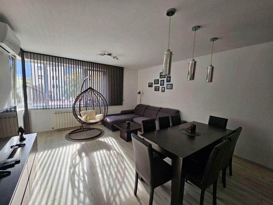 Дава се под наем Двустаен апартамент в София, Витоша - 70 кв.м за 800 € - Снимка #1