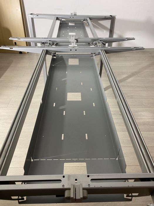 2 Buc. Bench 4 Posturi de Lucru cu Panou Separator; Birou cu 4 Blaturi