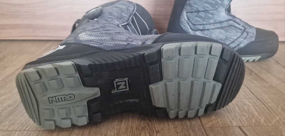 Boots snowboard Nitro Sentinel dublu Boa, marimea 45, aproape noi