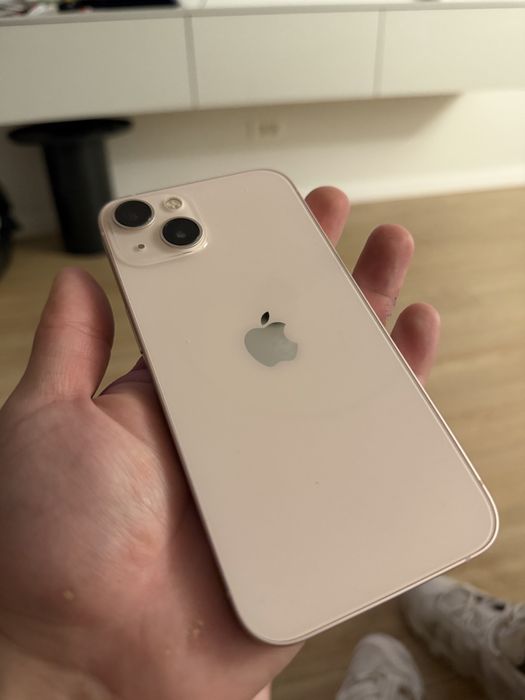 Vand iphone 13 pink 128 gb baterie 78 % full box