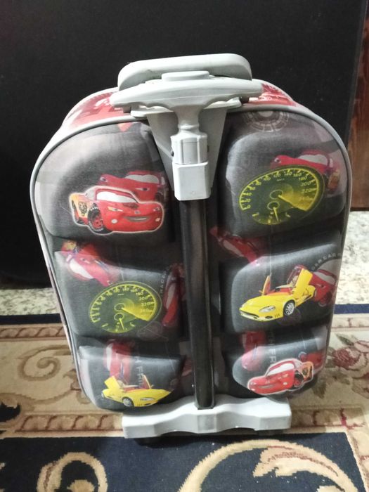 Чемодан детский.