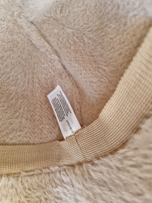 Дамска зимна шапка