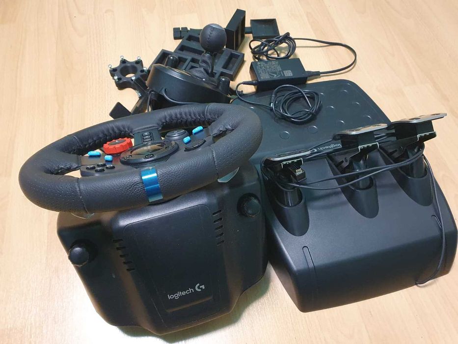 Volan Logitech G29 ca nou, cu adaptor 3D, opritoare + cutie original