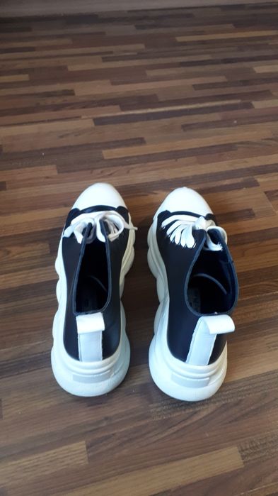 Ботинки кожаные черные, производство - Италия