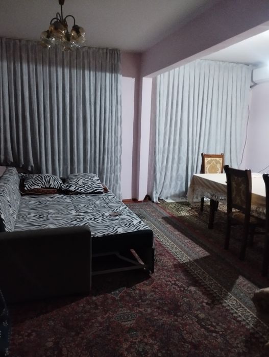 Uy 4 xonali sotiladi