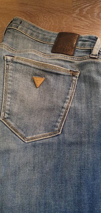 Дамски дънки топ клин панталон кожен GUESS 28 номер