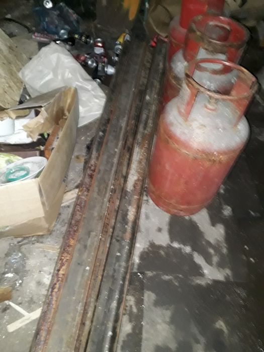 Продаю газ балоны