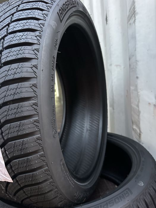 Нови Зимни Гуми LANDSPIDER SNOWTRAXX H/P 225/40R18 92V XL БОРД 2254018