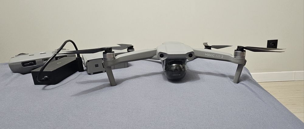 Дрон DJI Mavic Air 2 Fly More Combo