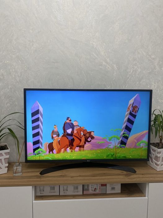 Продам СМАРТ телевизор LG