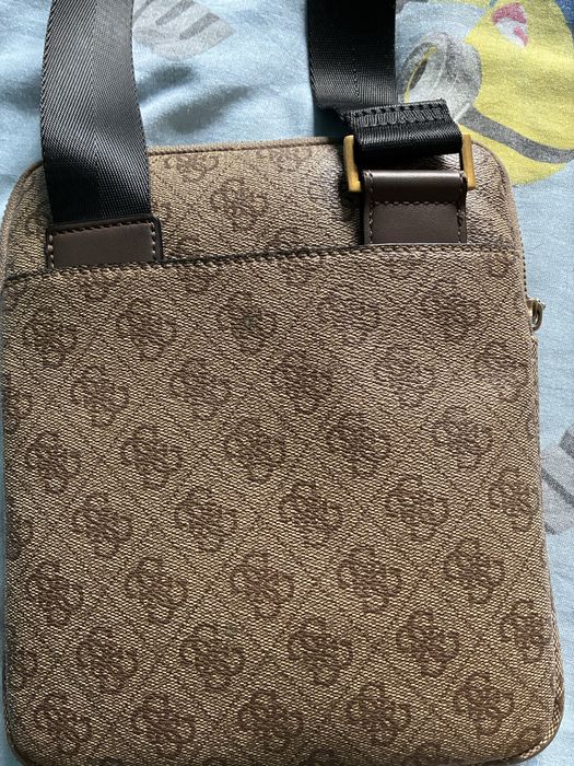 Чантичка Guess(оригинална)