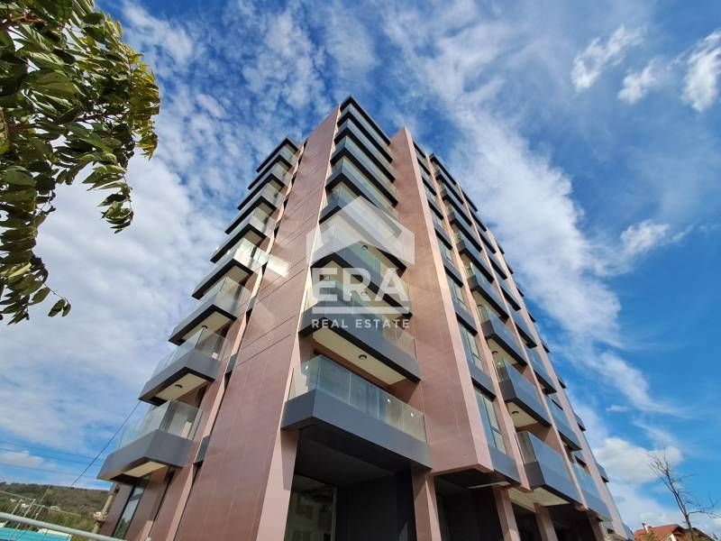 Продава се Двустаен апартамент в Варна, Левски - 87 кв.м за 1050 €/кв.м - Снимка #1