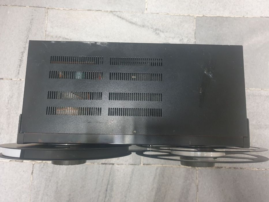 Колекционерки ролков магнетофон Tascam TSR 8 
4 transistor portable ta