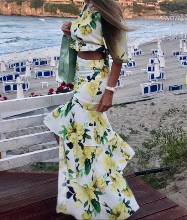 Сет в свежи флорални мотиви с цепка