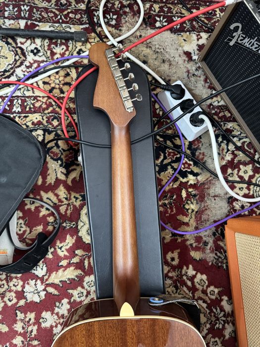 Fender Malibu Player електро-акустична китара