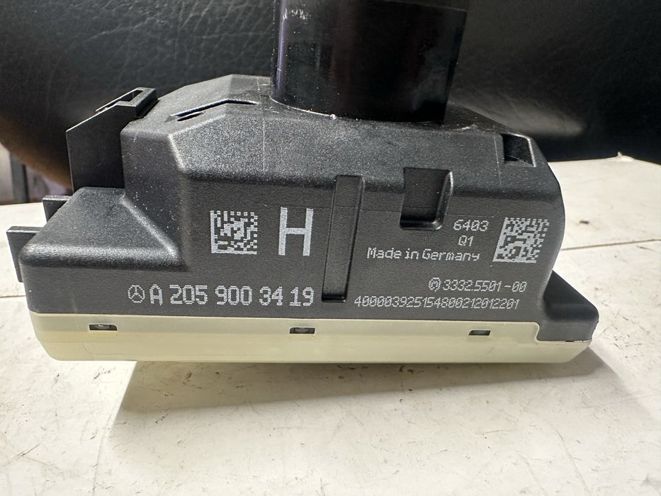 Гълтач за W205 Мерцедес C220 след 2015г.!