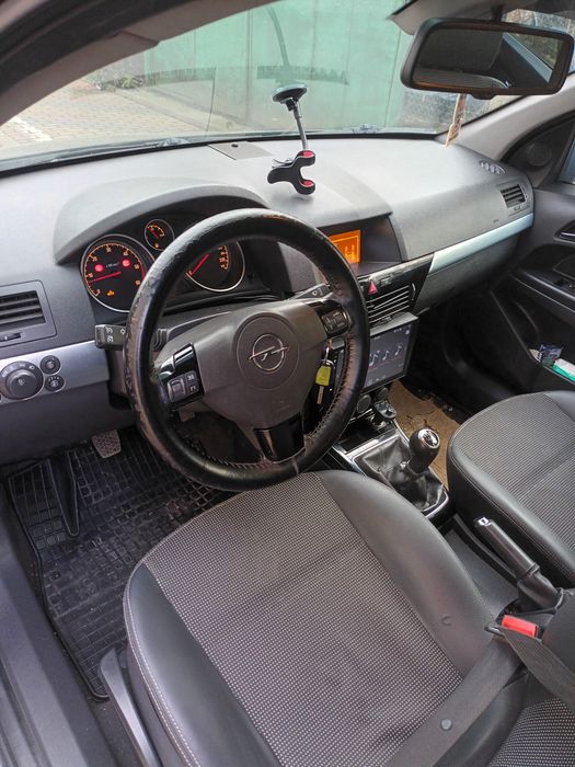 OPEL ASTRA H  1.7 2010