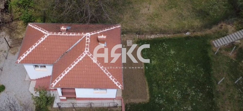 Едноетажна къща в с.Долна Диканя