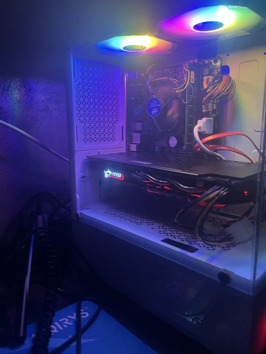Pc de vanzare , foarte bun pt gaming