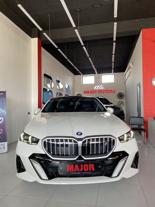 BMW i5 eDrive 35L
