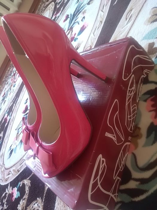 Обсалютно новые туфли