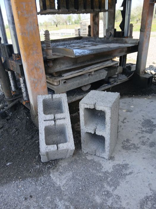 Shlakablok g'isht chiqarish apparati