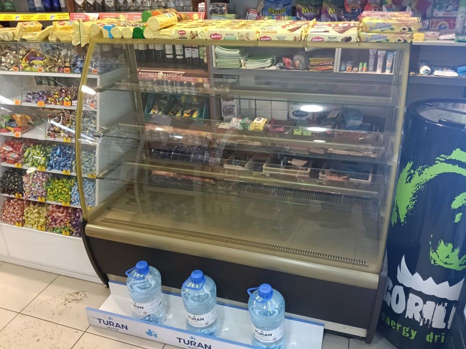 Продам ветрину (холодильник) для магазина