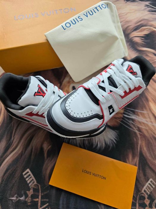 Adidasi Louis Vuitton