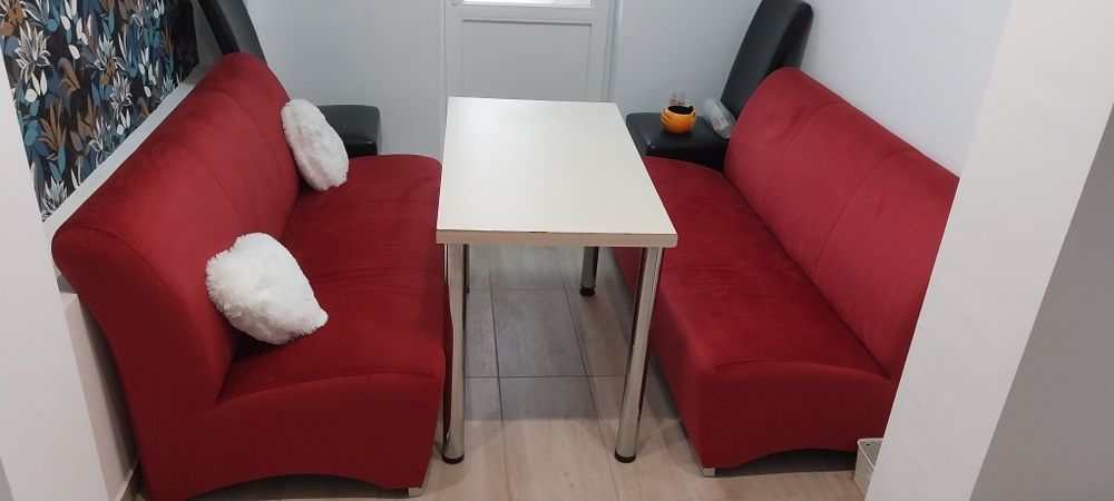 Vând 2 canapele și pat matrimonial